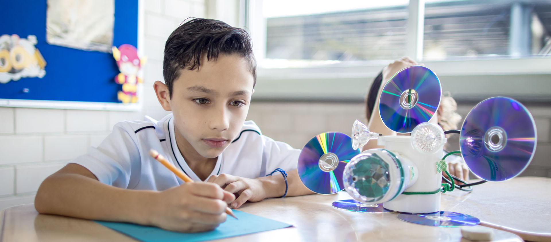 Alumnos de primaria de Cumbres Mérida aprende sobre tecnología