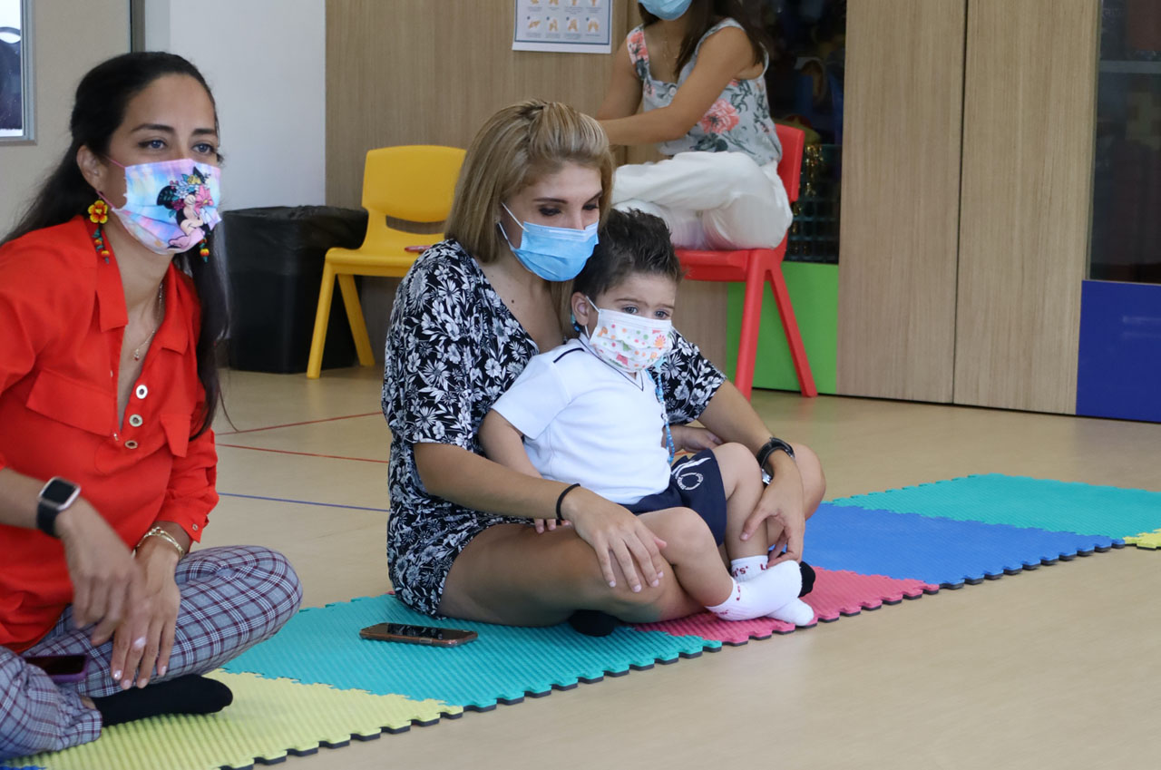 Clase de estimulación oportuna en Cumbres Mérida