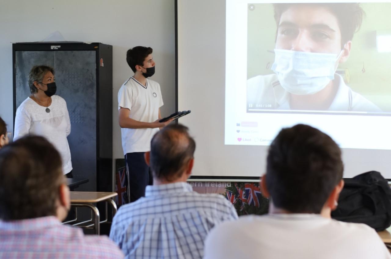 Alumnos de preparatoria de Cumbres Mérida realizan presentación