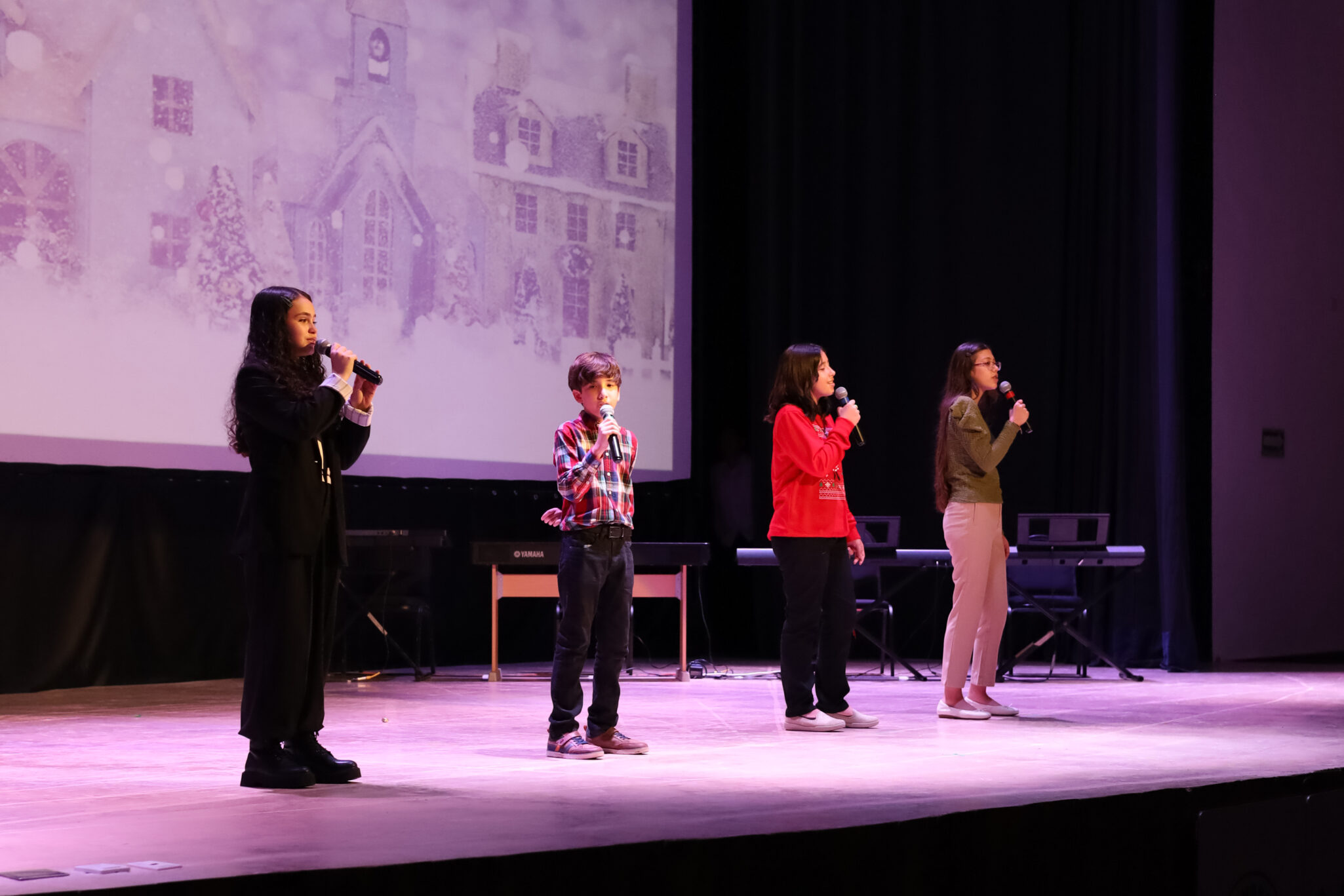 Alumnos de Cumbres Mérida realizan espectáculo de voces