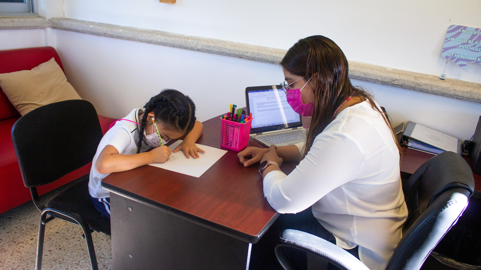 Ayuda personalizada a cada niño en el instituto cumbres merida