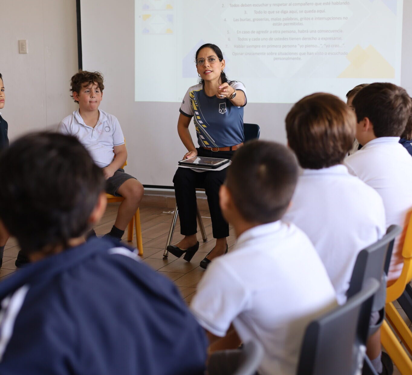 Profesora fomenta la participación del grupo en Cumbres Mérida